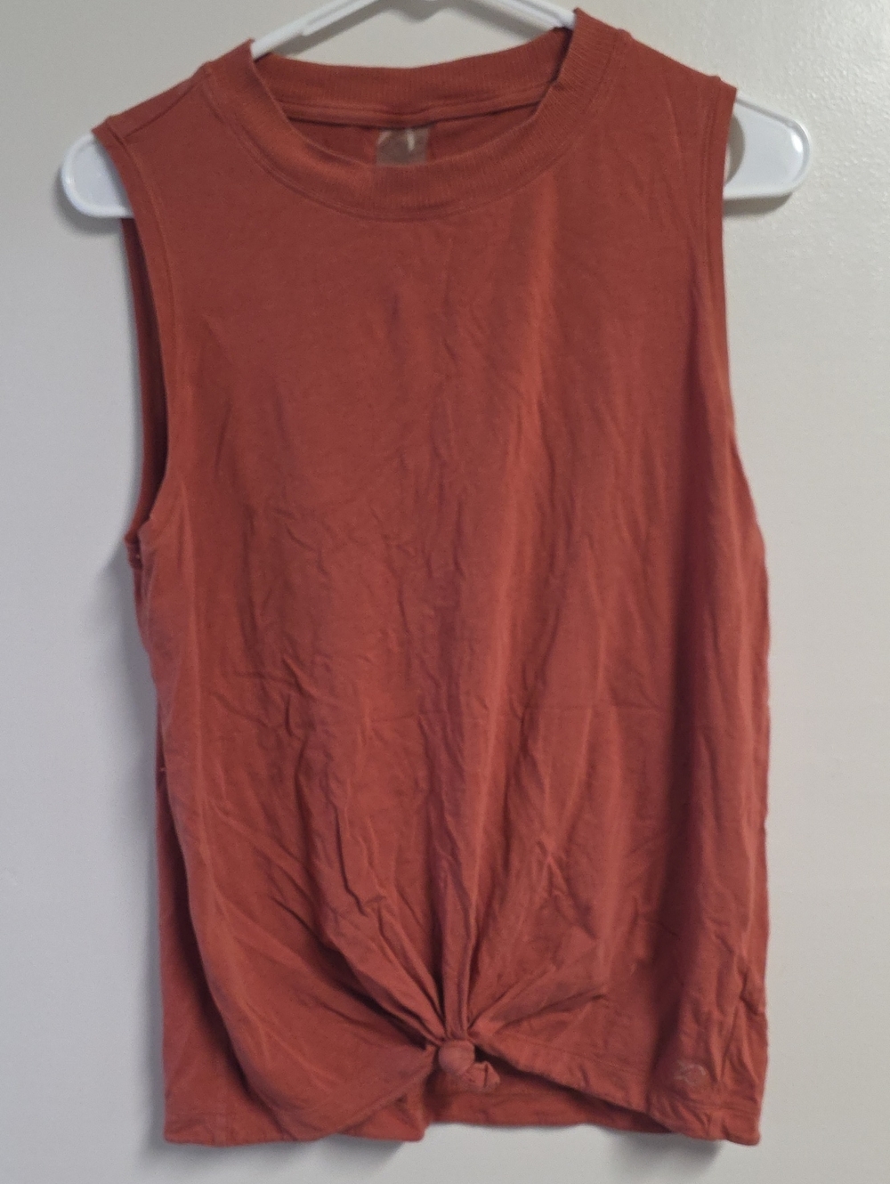 CALIA by Carrie Underwood Rust Knot Top - Size Small